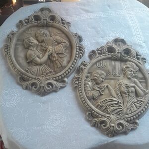 Pair of Vintage-Style Romantic Wall Plaques in Antique Beige